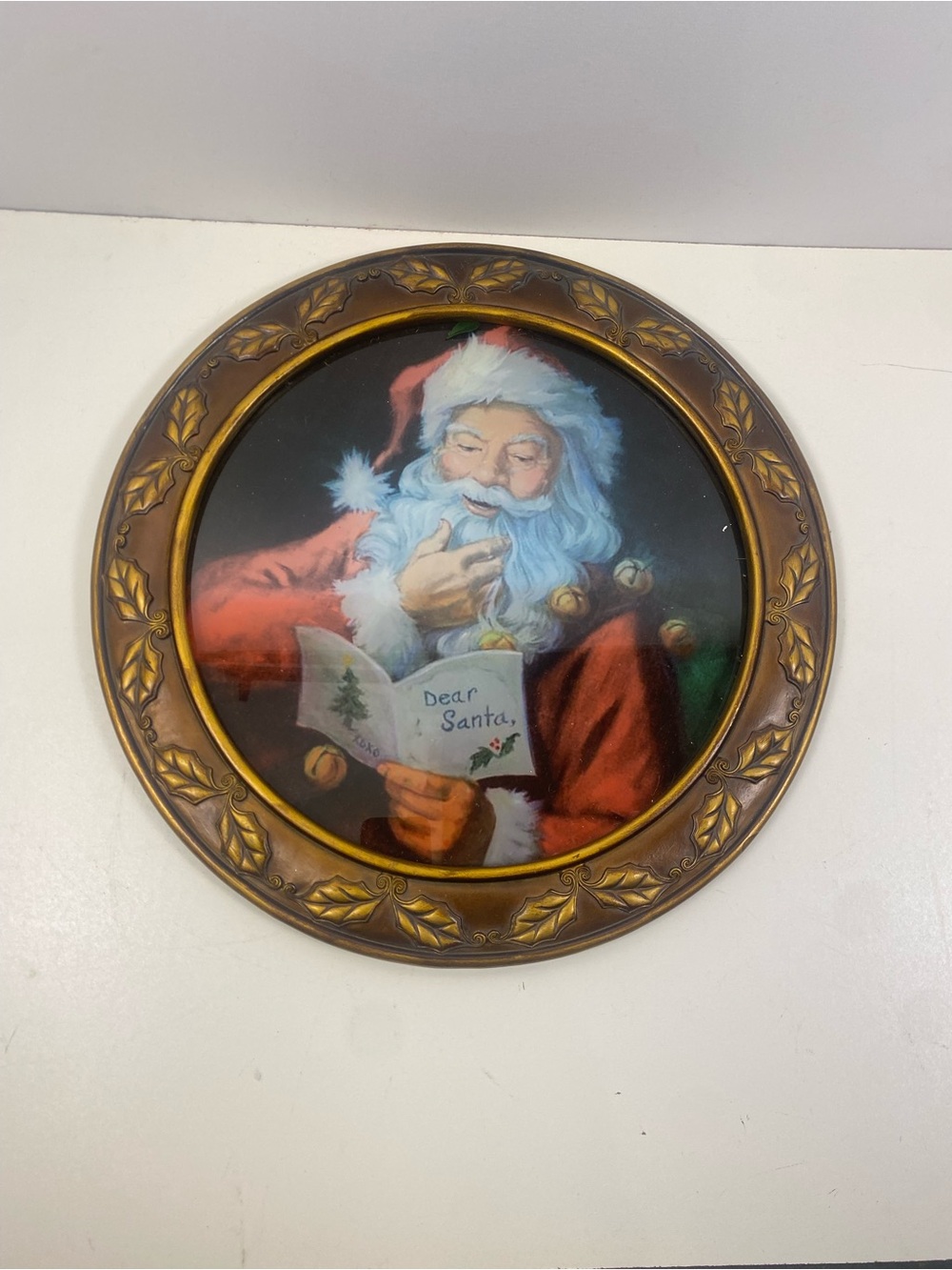 Vintage Round Resin Holly Embossed Framed Santa Reading A Card 17” Diameter